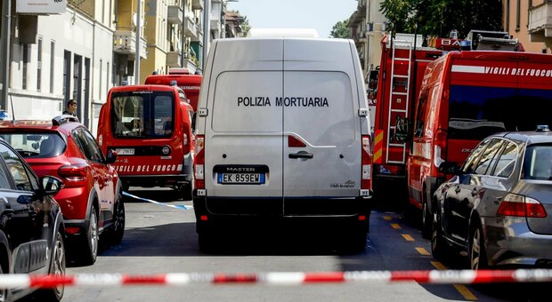 Incendio nella Rsa di Milano, avviso di garanzia alla direttrice: nel rogo sono morti 6 anziani