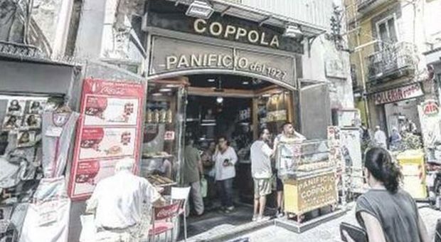 Napoli, minacce choc con le forbici poi rocambolesca fuga ai Quartieri