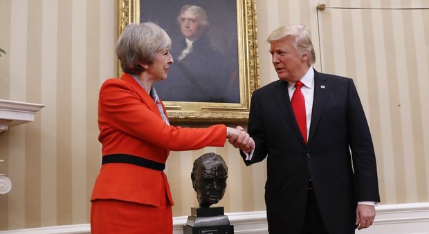 Trump incontra la premier britannica Theresa May: «Relazioni Gb-Usa mai così forti»