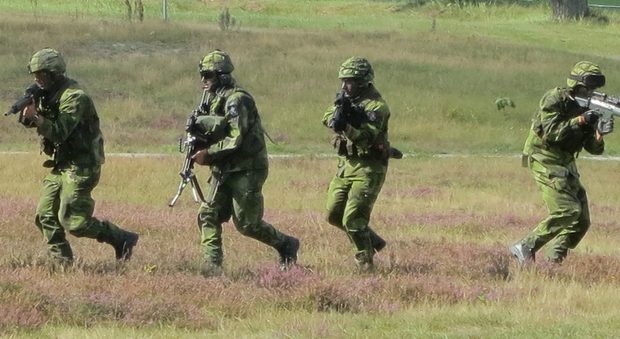 La Svezia teme la Russia: ripristinato il servizio militare per i nati dopo il 1999