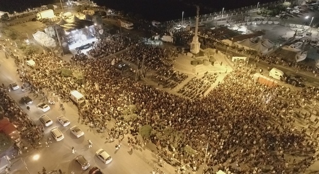 La festa salvezza in piazza della Concordia