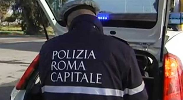 Roma, perde il controllo dell'auto e si schianta sulla Cassia: morto trentenne