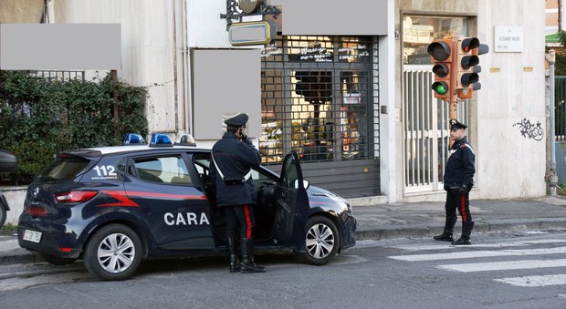 Otto rapine in sei giorni con pistole e coltelli: tre arresti nel Casertano