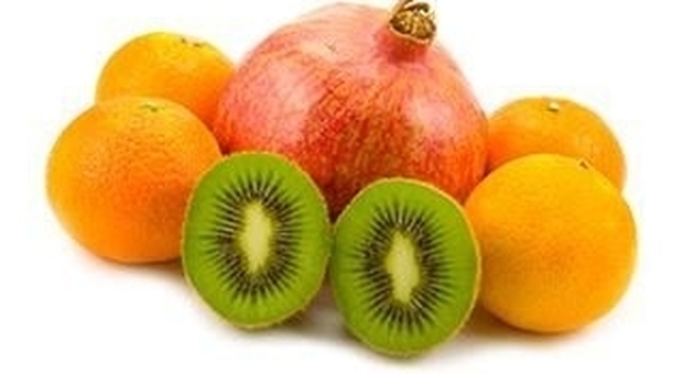 Dieta, ecco come smaltire i chili in più dopo le feste: kiwi e arance sono fondamentali