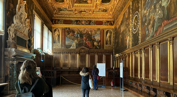 Venezia riapre i musei e subito turisti in coda