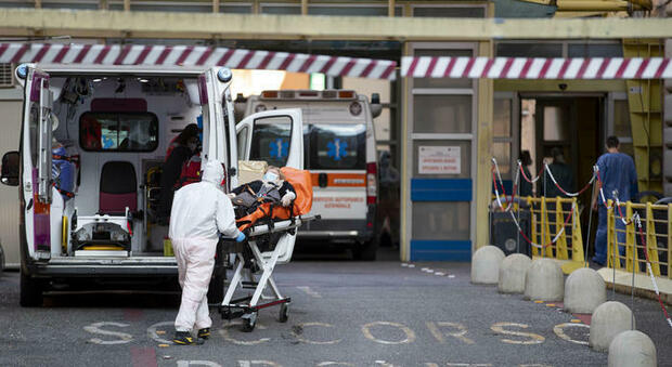 Violenza sui medici in corsia, due raid in 48 ore a Napoli: nel 2021 un'aggressione a settimana