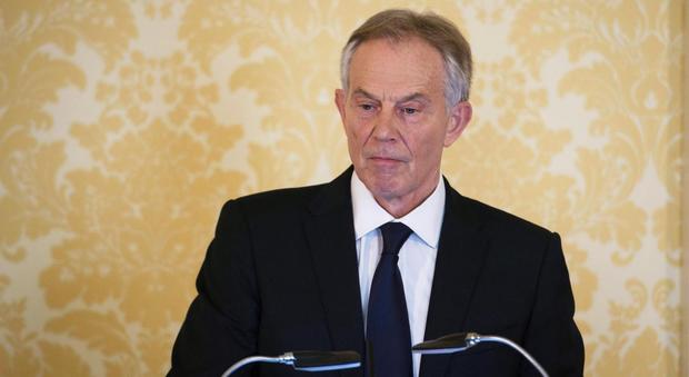 Gb, bufera sull'Iraq: "Guerra ingiustificata". Blair: "Mondo migliore senza Saddam"