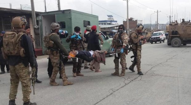 Afghanistan, attacco al tempio Sikh di Kabul: 150 ostaggi, rivendicazione dell'Isis
