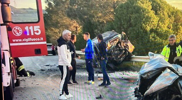 Incidente in provincia di Trapani, cinque morti e due feriti: scontro frontale fra due auto