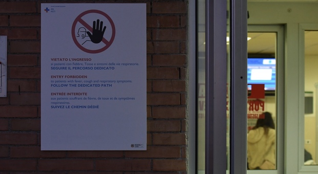 Coronavirus, all'ospedale di Rieti rubati i dispenser del gel disinfettante