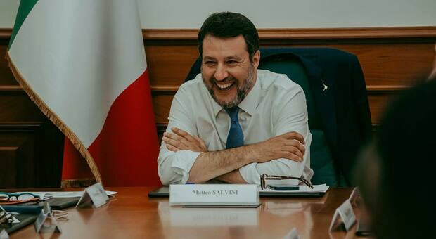 Treno diretto Bari-Napoli, Salvini: «Promessa mantenuta. Tempi lunghi? Arriveremo all'alta velocità»