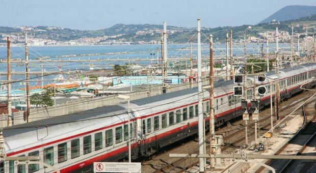 Lavori sulla rete ferroviaria Ancona-Pescara tra il 25 e 26 novembre