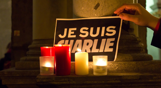 Le manifestazioni di cordoglio per i morti e in difesa della libertà d'espressione, a Parigi e in tutto il mondo, dopo l'attentato a Charlie Hebdo