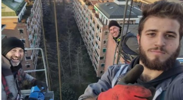 Torino, i tre operai morti nel crollo della gru: su Instagram l'ultimo selfie insieme