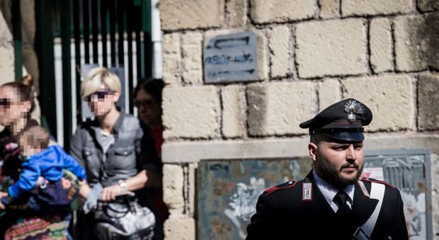 Roma, bimbi picchiati all'asilo nido comunale: arrestata una maestra, altre due sospese
