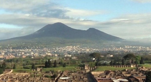 Napoli, 41 scosse nel cratere del Vesuvio: «Ma è la normale attività del vulcano»