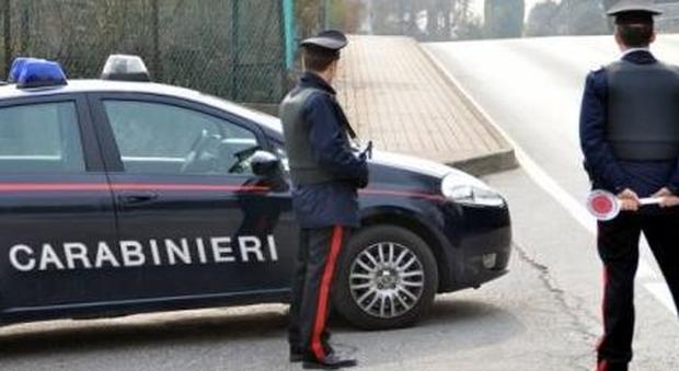 Barzelletta sui carabinieri postata su Fb: denunciata casalinga di 58 anni