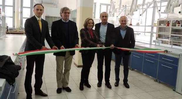 Inaugurato il nuovo laboratorio di chimica e biotecnologie all'Itis