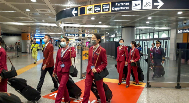Virus Cina, atterrati a Roma 200 passeggeri da Wuhan. Isolata anche la città di Huanggang,