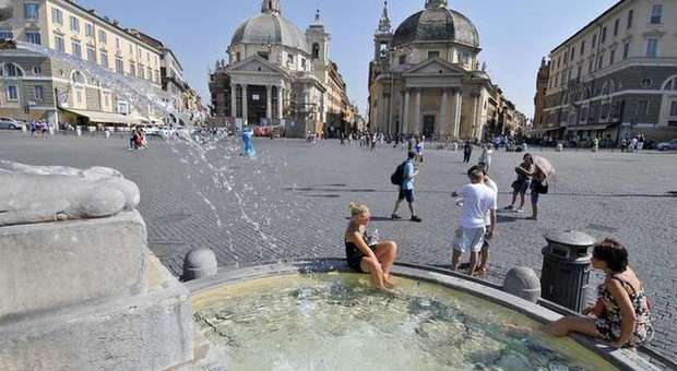 Meteo, caldo record nel Lazio: bollino rosso a Roma, scatta il piano del Campidoglio