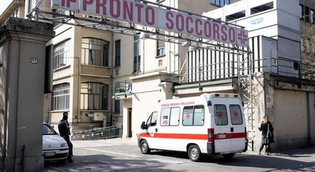 Viene in Italia per donare il midollo alla figlia e muore in ospedale a Napoli: organi espiantati