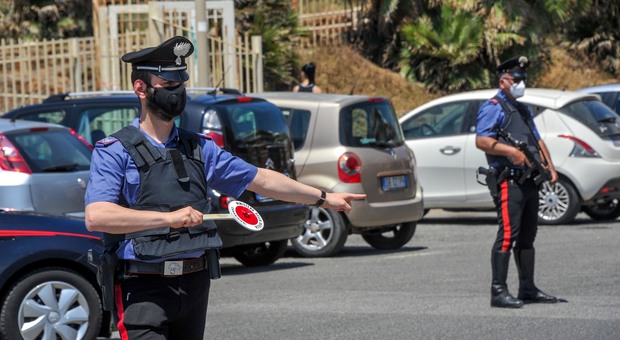Roma, Porta Portese: arrestati dai carabinieri due spacciatori albanesi con un carico di cocaina
