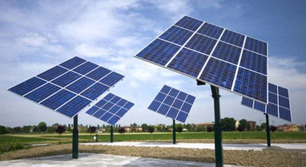 Gala firma contratto per fornitura di pannelli fotovoltaici, la produzione a Cittaducale