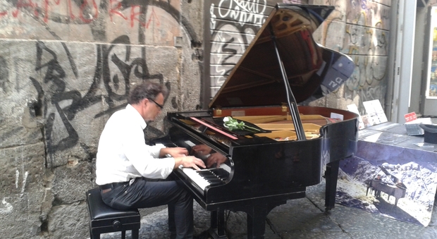 Paolo Zanarella, il "pianista fuori posto"