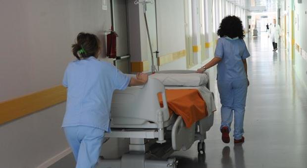 Da Eboli e dal Perù per fare l'infermiere: in tremila per un posto fisso