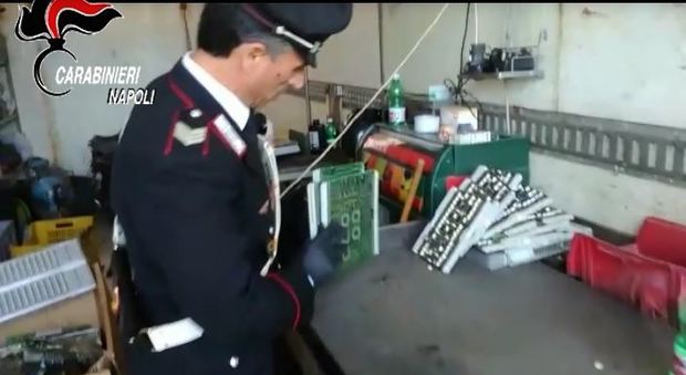 Salerno, rubano connettori elettronici per due milioni di euro: arrestati due dipendenti infedeli
