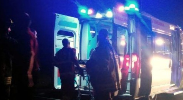Caserta, precipita dal quarto piano: 15enne morta dopo la corsa in ospedale