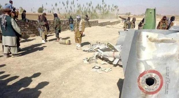 F16 di Aviano perforato dai colpi dei talebani in Afghanistan