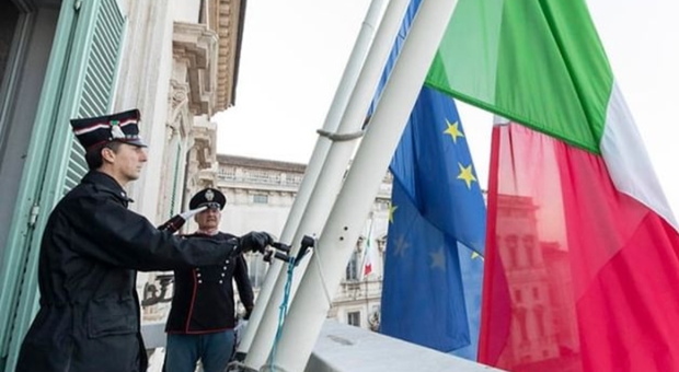 Bandiere a mezz'asta in tutta Italia