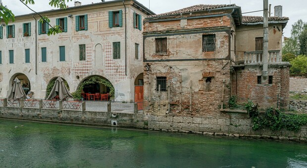 Case ed edifici storici abbandonati e nel degrado in centro a Treviso: scattano mappatura e sanzioni ai proprietari