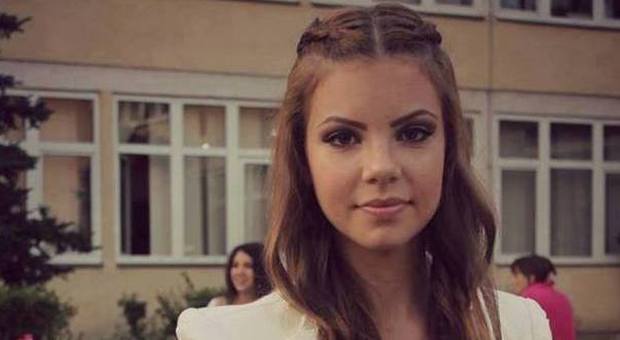 Jana, fan degli One Direction, muore a 15 anni: travolta dal treno mentre li ascoltava e ballava