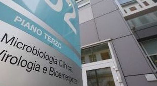 Milano, all'ospedale Sacco la banca Covid19: «Campioni biologici, ematici e tessutali per realizzare un vaccino»