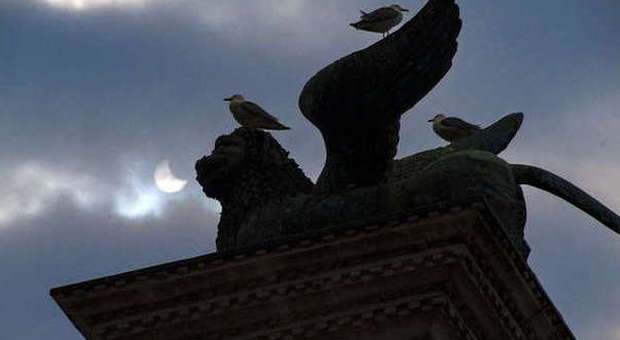 L'eclissi vista da piazza San Marco