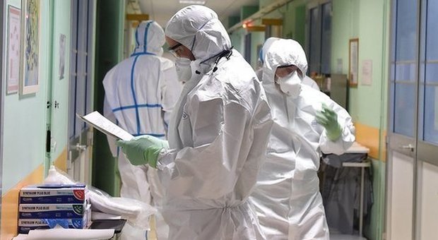 Coronavirus Londra, mascherina vietata in ospedale: infermiera si dimette