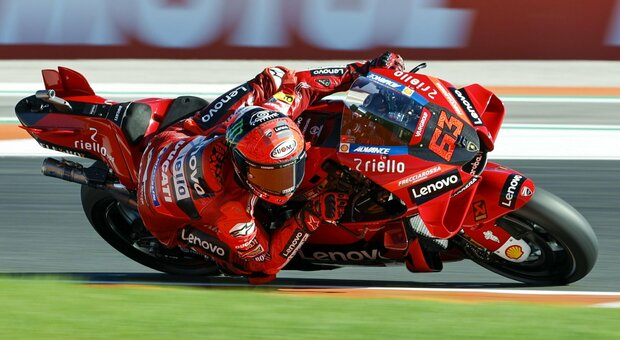 MotoGP, Gp Valencia: Luca Marini il più veloce nelle libere del venerdì. Quartararo 8°, Bagnaia 9°