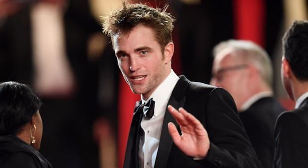 Robert Pattinson, un vampiro al faro: il festival di Cannes omaggia l'attore protagonista di The Lighthouse