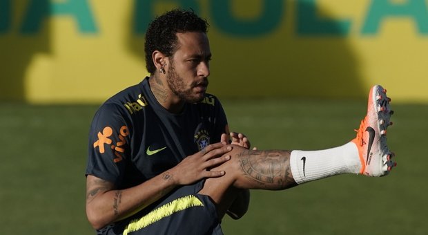 Neymar choc, è accusato di stupro da una connazionale conosciuta su instagram e invitata a Parigi
