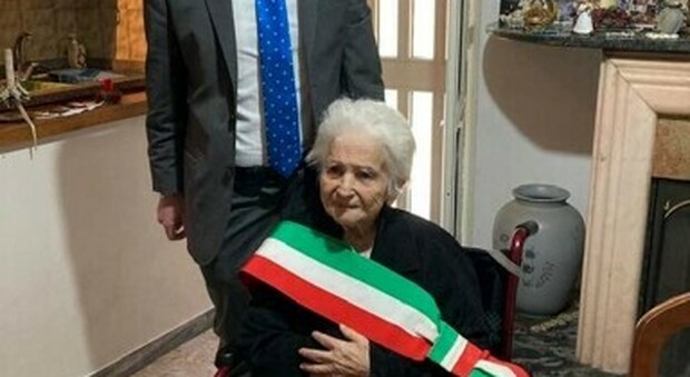 Nonna Amalia festeggia 105 anni dalla Spagnola al Coronavirus