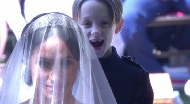 Royal Wedding, chi è il paggetto di Meghan Markle che fa impazzire il web oscurando baby George
