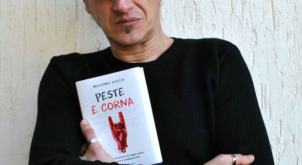 Massimo Roscia presenta "Peste e corna" il suo ultimo bizzarro e spassoso libro