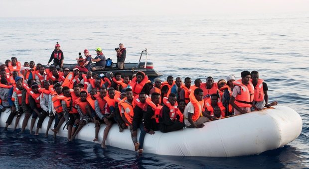 Migranti, 20 cadaveri recuperati in acque libiche