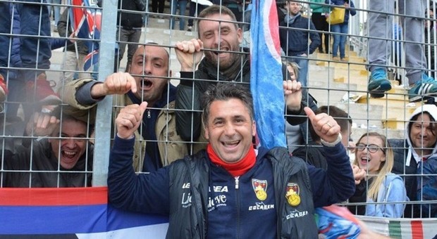 Il tecnico pesarese Giuseppe Magi in trionfo a Gubbio