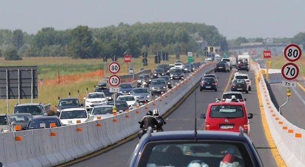 Esodo estivo, weekend da bollino nero in autostrada: le previsioni