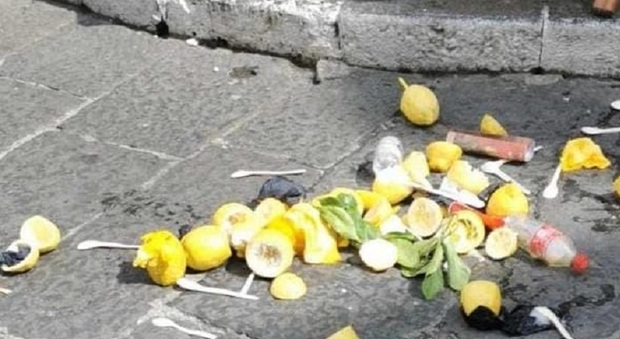 Limoni sfusati in strada