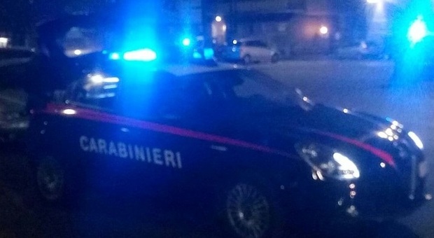 Napoli, il coronavirus non ferma i clan: otto colpi contro una casa a Ponticelli