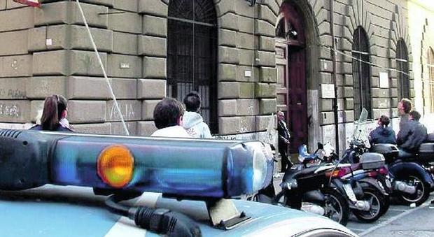 Roma, nuova violenza all'Esquilino: turista aggredita nell'androne di un hotel
